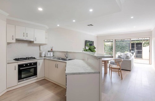 North Adelaide House | Adelaide Oval Townhouse/Walk to the AFL & CBD