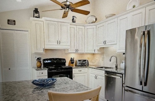 Hampton Bays House | US Open 2026 3-bedroom 1-bath house in Hampton Bays with AC