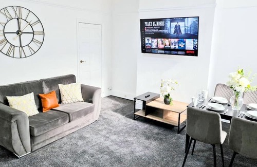 Burnley Apartment | Premium Double room with Shared Bathroom Room 1