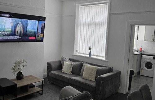 Burnley Apartment | Premium Double room with Shared Bathroom Room 1