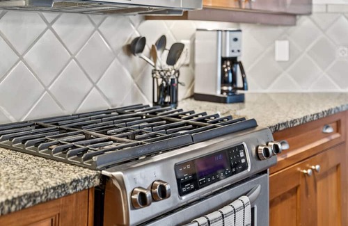 Westbank Condo | 3 bedroom overlooking Okanagan Lake