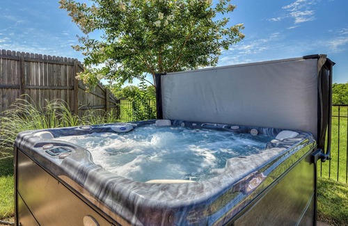 Oklahoma City House | Amazing family home with AC, heated year-round pool, hot tub, game room and more