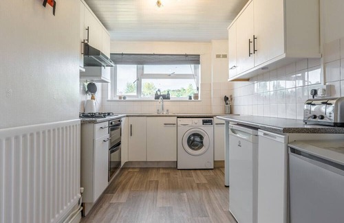 Newcastle-Under-Lyme Apartment | Simple Comforts: 2BR Flat with Free Parking in Newcastle-under-Lyme