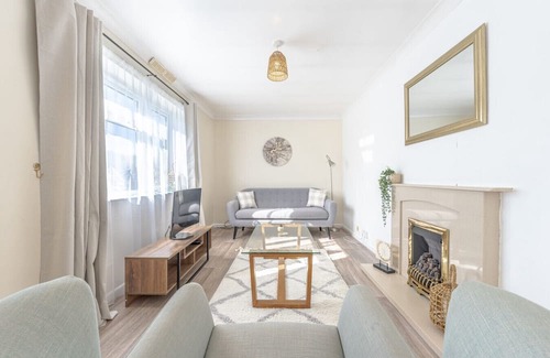 Newcastle-Under-Lyme Apartment | Simple Comforts: 2BR Flat with Free Parking in Newcastle-under-Lyme