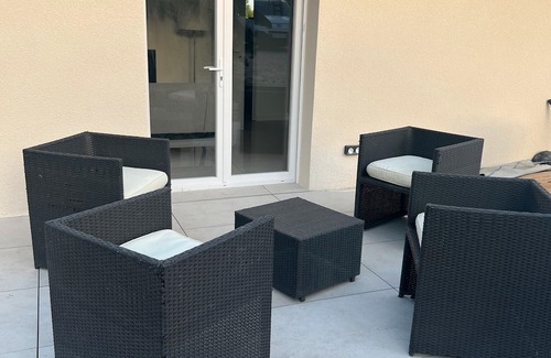 Ordonnac House | Holiday Home Domaine Julaya Between Castles and Beach