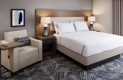Macomb Hotel | Enjoy Restful Sleep at Elegant Suite with Kitchen Near CJ Barrymore Amusement
