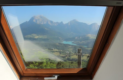 Les Cotes de Corps Cottage | Cottage 'Le Grand Gîte' with Lake View, Private Terrace and Wi-Fi