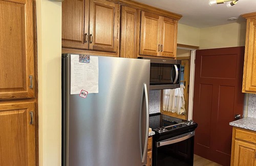 Payne - Phalen House | Spacious 4-bedroom house near Lake Phalen with AC, WiFi