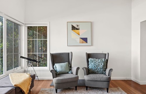 North Shore House | Quiet Geelong Getaway | Bay views