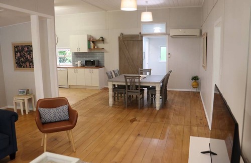 Wandal House | Walk From Wandal Rockhampton