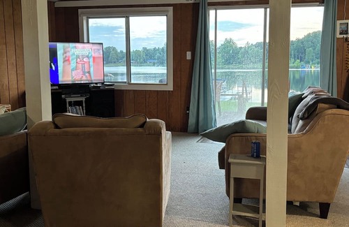 Lakeview House | Gorgeous 3-bedroom house with lake access and boat.