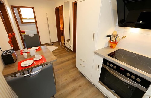 Weirle Apartment | Apartment 'Enzian' with Mountain View, Shared Garden and Wi-Fi