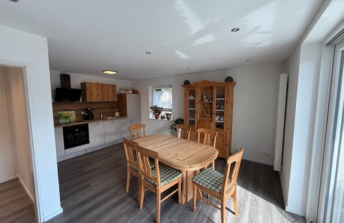 Oberharmersbach Apartment | Apartment 'Kleine Auszeit' with Mountain View, Private Terrace and Wi-Fi