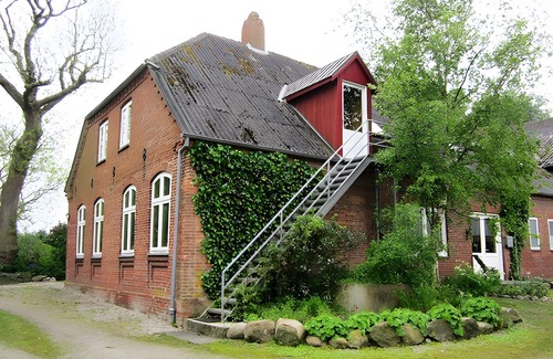 Neukirchen/Erzgeb Apartment | Hof Neudamm Large Holiday Apartment