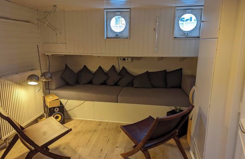 Oberschoneweide Boat Rental | imiola: Embrace Life's Call