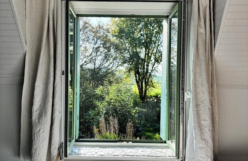Bonnetable House | Country escape: cozy 10/12-person house in a natural setting.