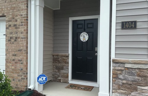 Carthage House | Fully furnished 3BD/2.5BA Townhome