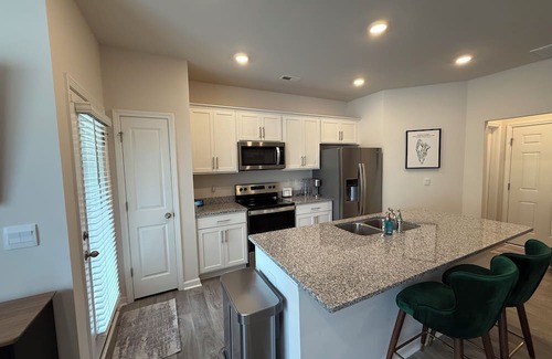 Carthage House | Fully furnished 3BD/2.5BA Townhome
