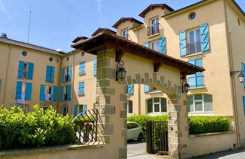 Err Apartment | CAL QuEROL - ATIC to ERr (max 13 pax)