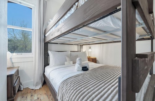 Williams Hotel | The Grand Family Suite in Arizona's Oldest Hotel in Downtown Williams!