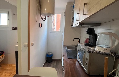 Collblanc y La Torrassa Apartment | Charming 2-bedroom apartment with AC in L'Hospitalet de Llobregat