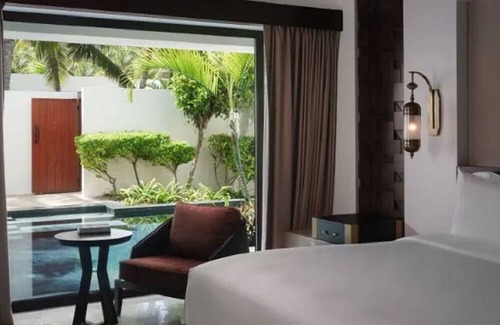 Salalah Hotel | Luxurious 1BR Villa! 4 Units w/Plunge Pools! Beachfront, Spa and Free Parking!
