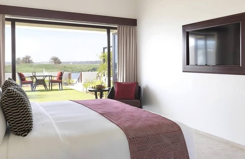 Salalah Hotel | Relaxing Beach Stay! Free Parking, Onsite Swimming Pool, Gym & Spa Access!
