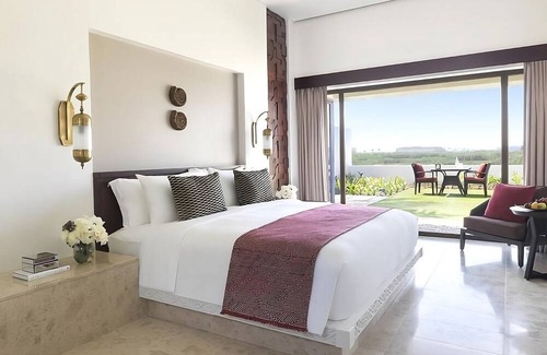Salalah Hotel | Relaxing Beach Stay! Free Parking, Onsite Swimming Pool, Gym & Spa Access!