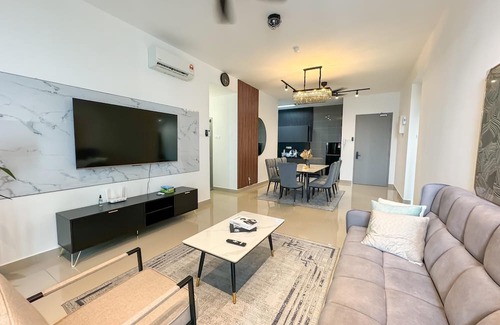 Kuala Lumpur Apartment | AJ Suites by Rilaks, 3 Bedrooms 3 Baths for 7 Guests in KL North