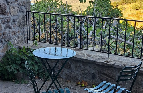 Mantamados House | Menelia Lesvos