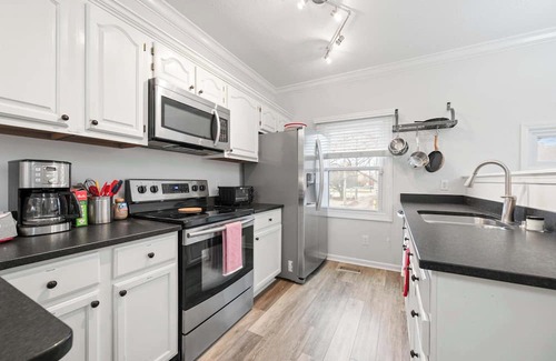 Lockerbie Square Apartment | Mass Ave Gem and steps away from Yoga Studio
