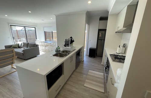 Wyndham Vale House | Charming Modern Family Home in Wyndham Vale