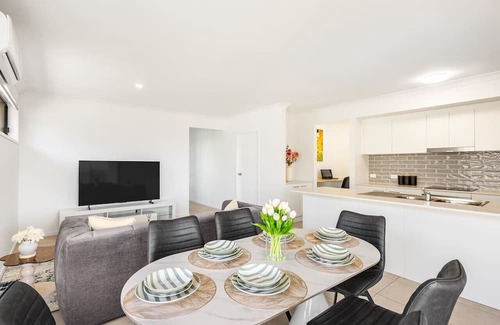 Logan Reserve House | Modern 3BR Family Home | Near Shops &Easy Brisbane