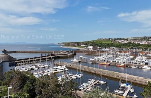 Whitehaven House | Coastal Haven - Steps From Beach