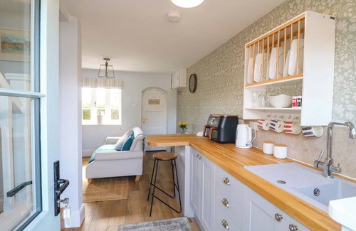 Moddershall Cottage | PROSPECT COTTAGE, pet friendly, with a garden in Moddershall
