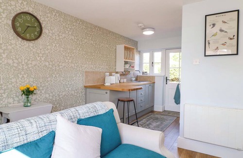 Moddershall Cottage | PROSPECT COTTAGE, pet friendly, with a garden in Moddershall