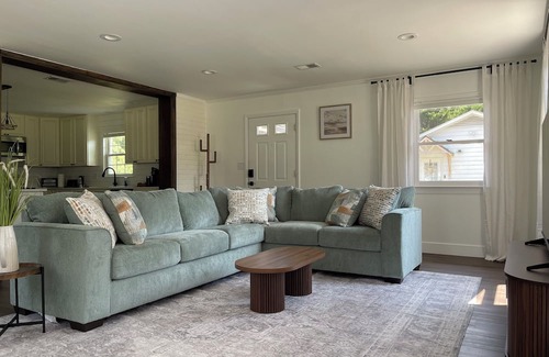 Monroe House | Cozy Minimalistic 3BR Home