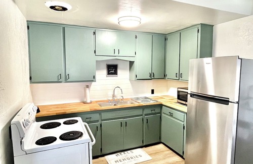 Grants House | Amazing 3-bedroom house with AC in Grants right off historic Route 66