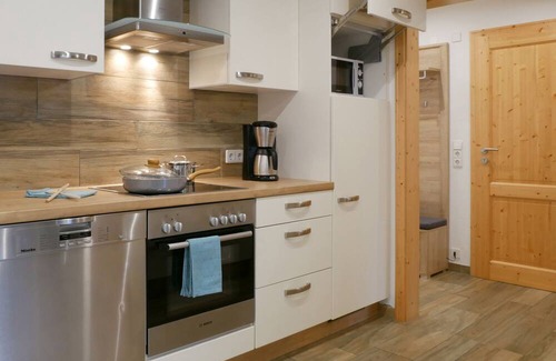 Wolfach - Saint Roman Apartment | Apartment 'Eulennest' with Shared Pool, Private Terrace and Wi-Fi