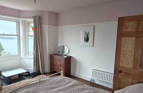 Milford Haven House | Character house on sea front