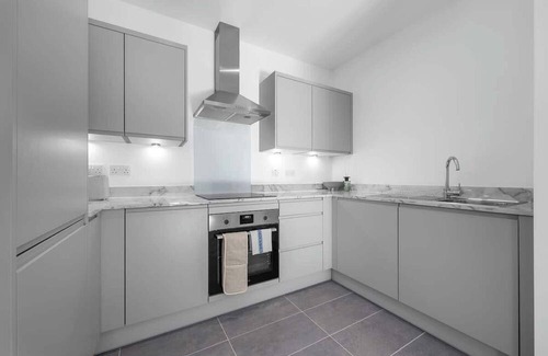 Trafford Apartment | NEW Altrincham flat free parking by City SuperHost