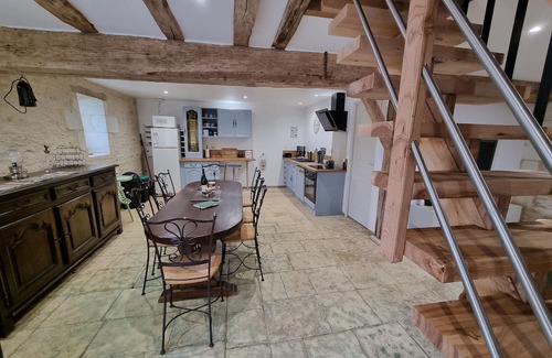 Mazeuil House | 8-person gite with swimming pool and pétanque court, 25 minutes from Futuroscope.