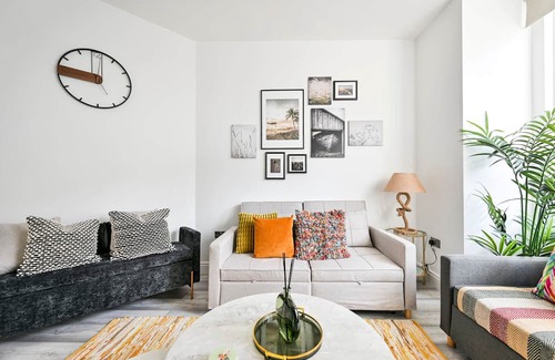 Furzedown House | Modern 2 Bedroom House-Sleeps 6-Close to Tube & Tooting Bec