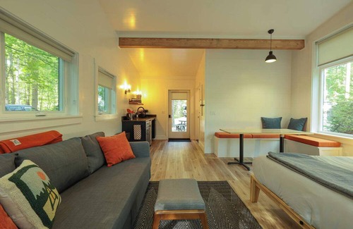 Freeport Cabin | Modern, Luxurious, Cabin in the Woods - 05 (ADA)
