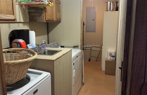 Cushing House | 3-bedroom 2 bath Barndominium in Cushing- Country/Western/Music/Pet Friendly