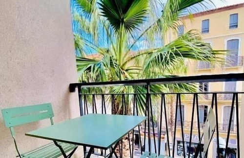 La Gare Apartment | BEAUTIFUL APARTMENT NEAR CV, FULLY EQUIPPED FOR 4 PEOPLE, PARKING, ELEVATOR, BALCONY