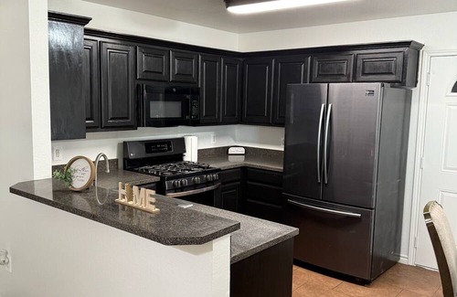Odessa House | Downtown Family Friendly 3 bed Home with large patio