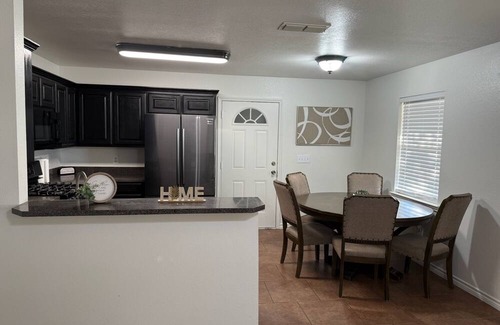 Odessa House | Downtown Family Friendly 3 bed Home with large patio