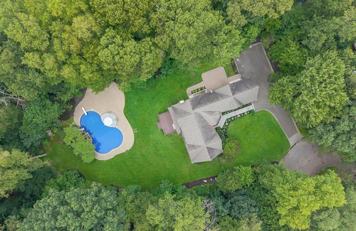 Dix Hills House | Ryder Cup rental 20 minutes to Bethpage Golf Course.n8 day rental for Ryder cup