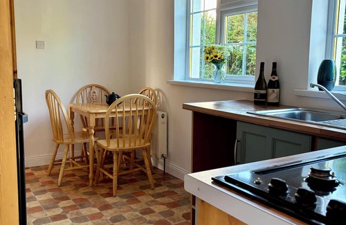 Rosslare Harbour House | Cozy 2-Bedroom Escape in the Heart of Rosslare Harbour, 2 mins from Europort